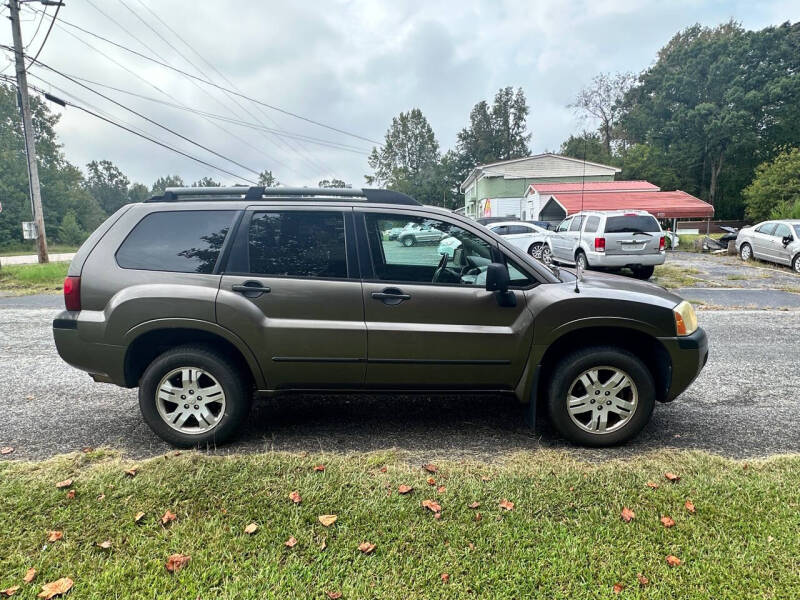 2005 Mitsubishi Endeavor LS photo 6