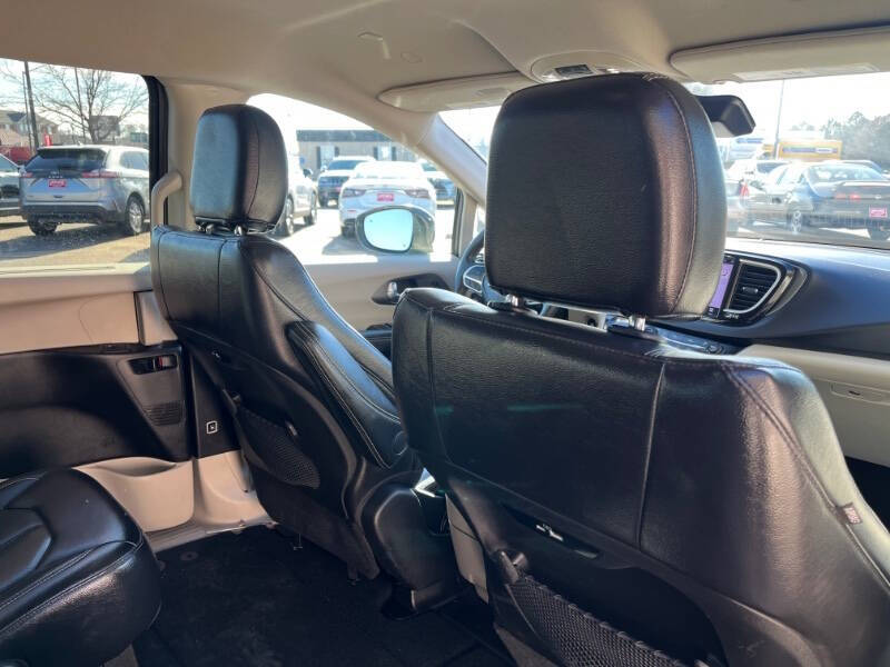 2022 Chrysler Pacifica Touring L