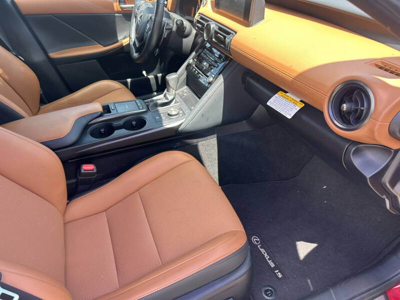 2023 Lexus IS 300