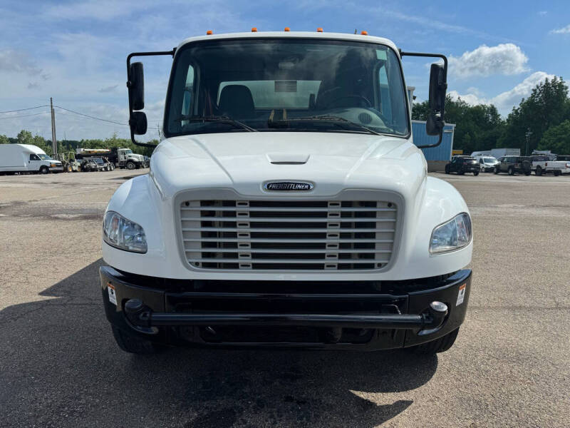 2023 Freightliner M2 106