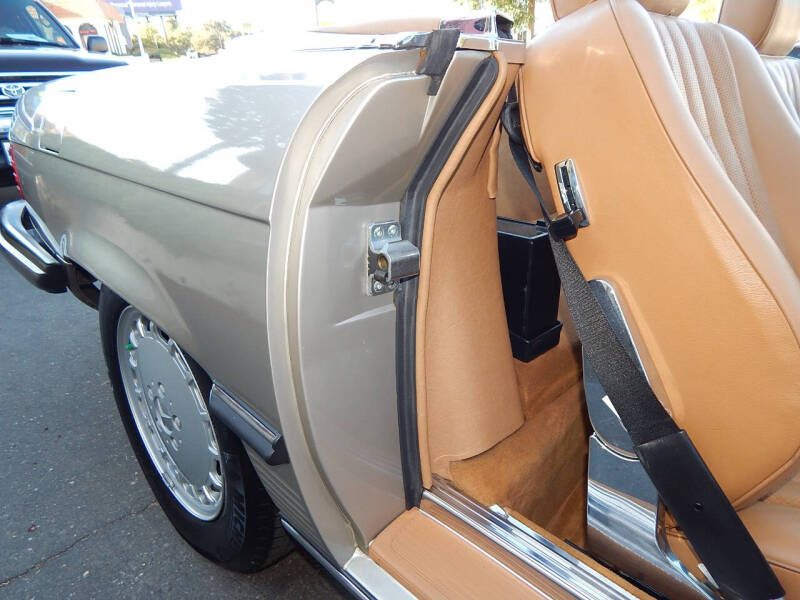 1987 Mercedes-Benz 560-Class 560 SL