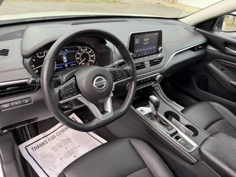 2021 Nissan Altima 2.5 SR