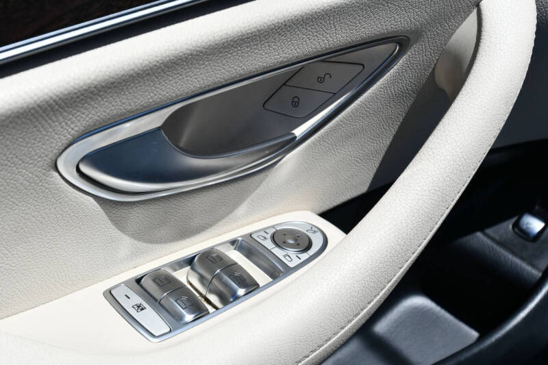 2019 Mercedes-Benz E-Class E 300
