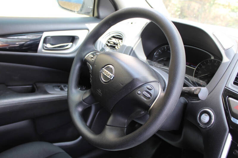 2019 Nissan Pathfinder S