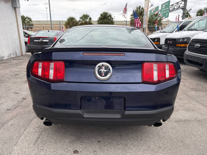 2011 Ford Mustang V6 Premium