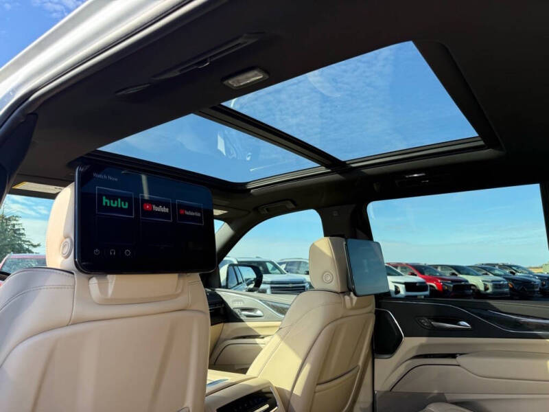 2024 Cadillac Escalade ESV Premium Luxury