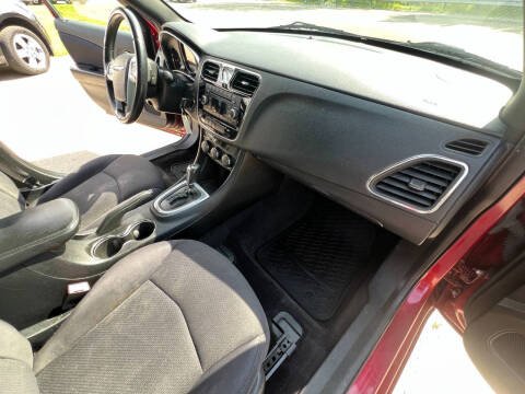 2013 Chrysler 200 Touring