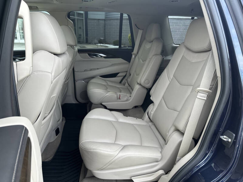 2018 Cadillac Escalade Luxury