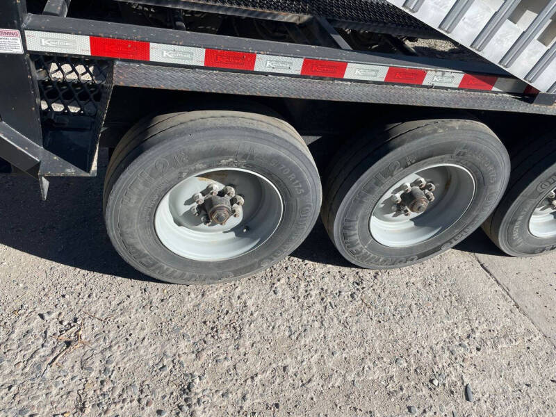 2017 Kaufman Trailers