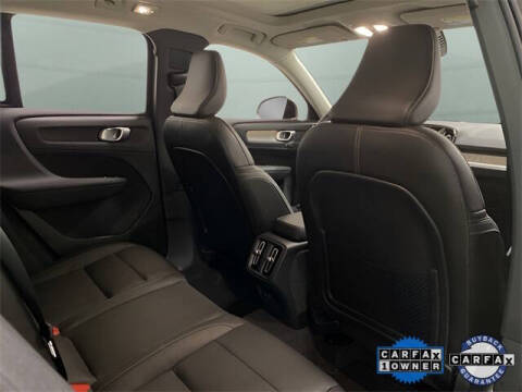 2025 Volvo XC40 B5 Plus Bright Theme