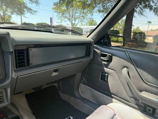 1986 Ford Mustang - Photo 18