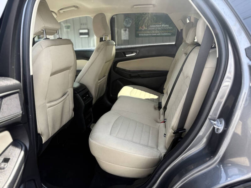 2021 Ford Edge SE