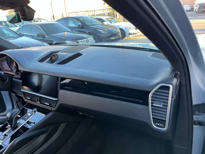 2019 Porsche Cayenne S
