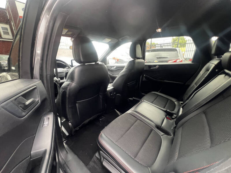 2025 Ford Escape ST-Line Select