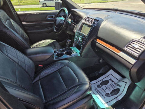 2017 Ford Explorer Platinum
