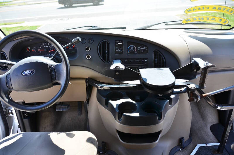 2008 Ford E-Series E-150 XLT