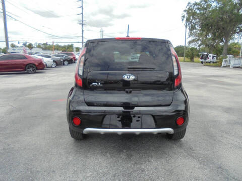 2017 Kia Soul +