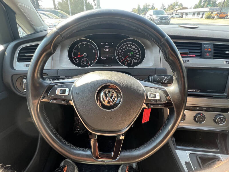 2016 Volkswagen Golf TSI S