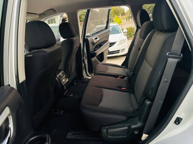 2018 Nissan Pathfinder S