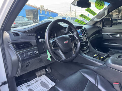 2017 Cadillac Escalade ESV Platinum