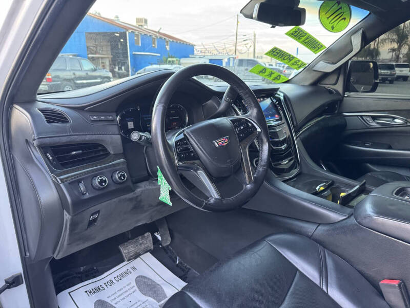 2017 Cadillac Escalade ESV Platinum