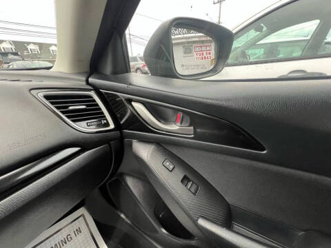 2015 Mazda MAZDA3 i Sport