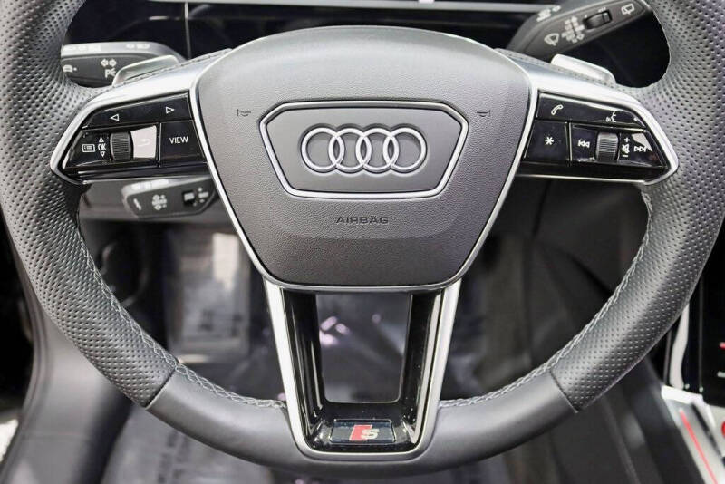 2022 Audi e-tron S quattro Prestige