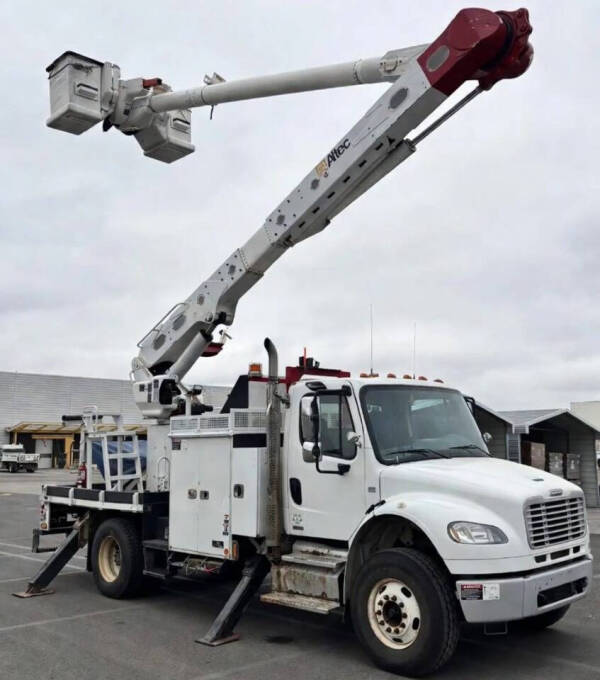 2012 Freightliner M2 106