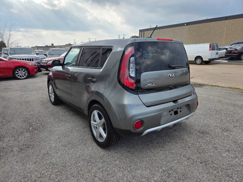 2017 Kia Soul +