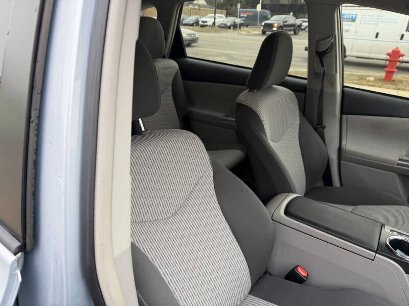 2015 Toyota Prius v Two