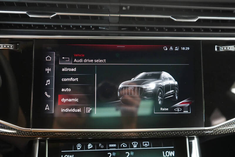 2023 Audi SQ8 4.0T quattro Premium Plus