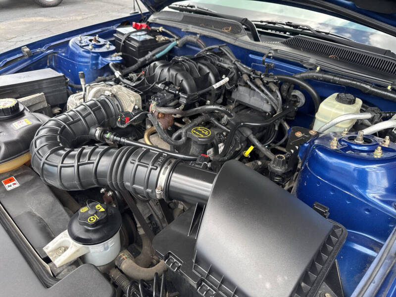 2006 Ford Mustang V6 Standard