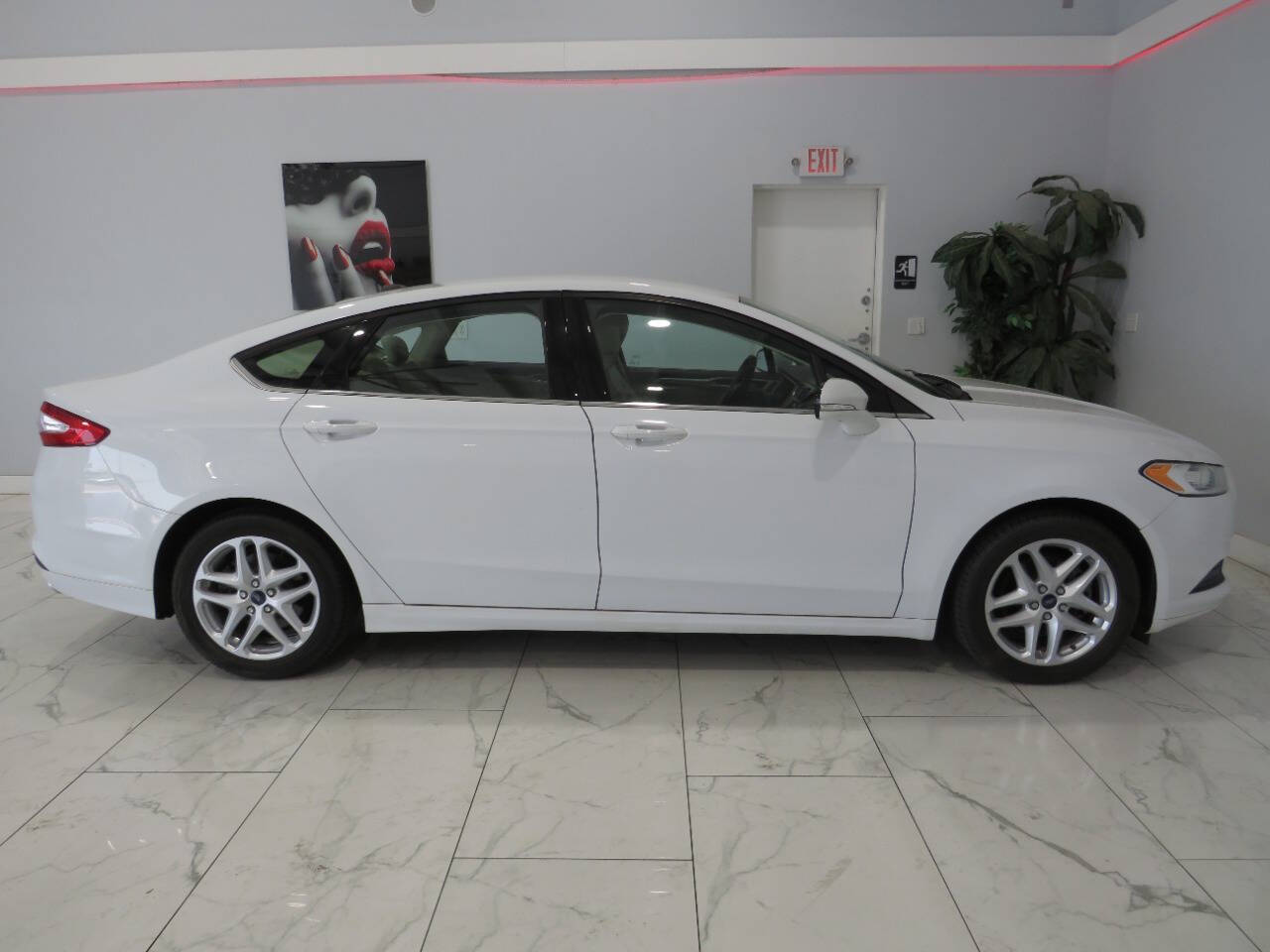 White 2014 Ford Fusion SE SE 4dr Sedan 2