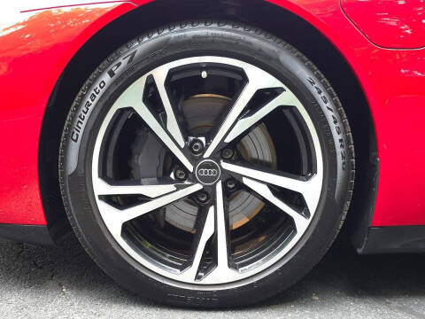 2024 Audi e-tron GT quattro Premium Plus