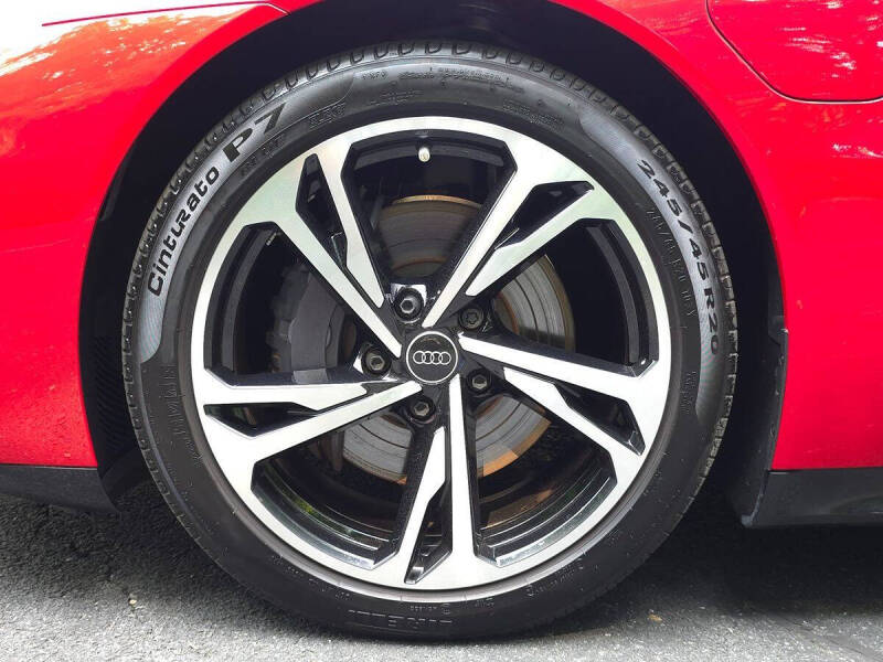 2024 Audi e-tron GT quattro Premium Plus