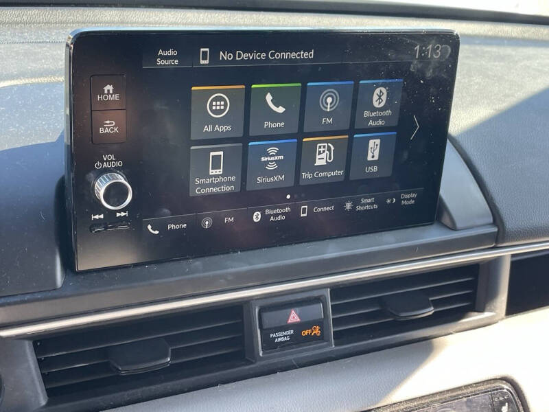 2024 Honda Pilot EX-L w/Rear Captain's Chairs