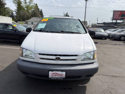 2000 Toyota Sienna LE