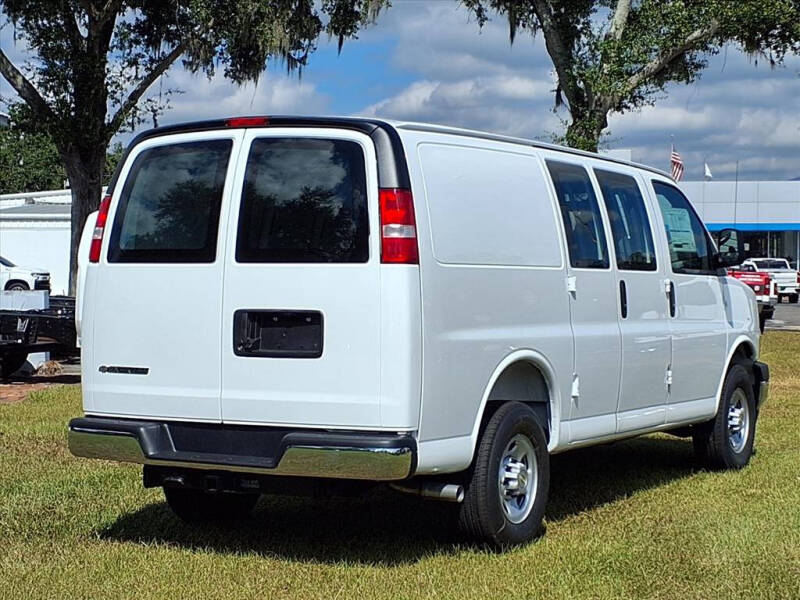 2025 Chevrolet Express 2500