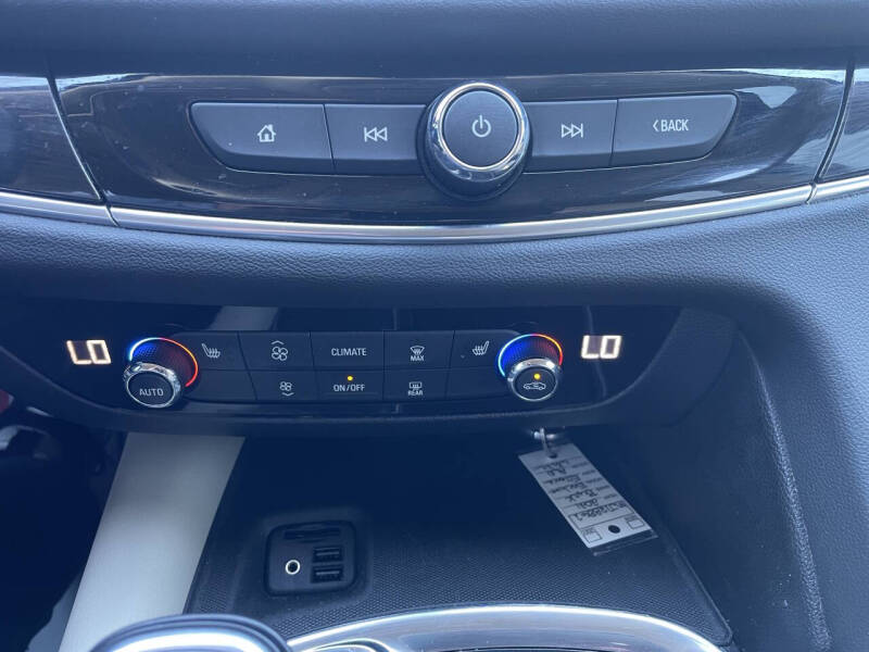 2021 Buick Enclave Essence