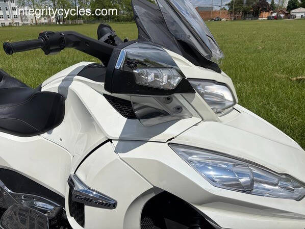 2014 Can-Am Spyder RT-S SE6