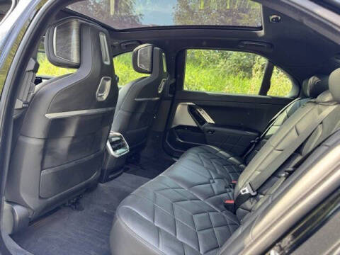 2024 BMW 7 Series 750e xDrive