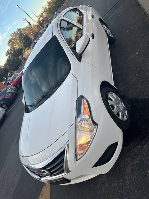 2019 Nissan Versa Sedan S Plus photo 4