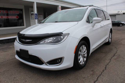 2017 Chrysler Pacifica Touring-L