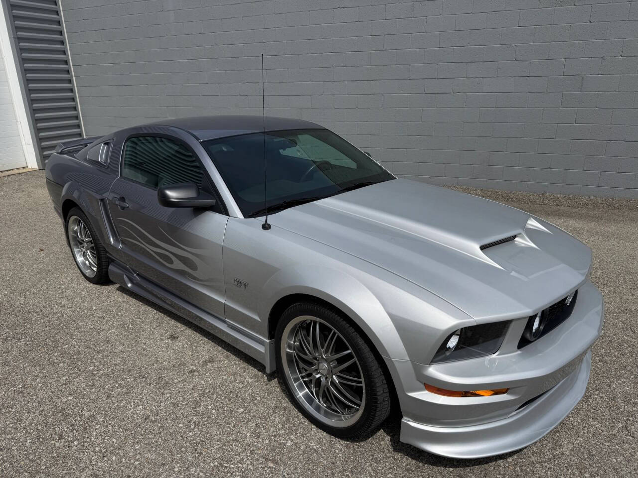 2007 Ford Mustang 1