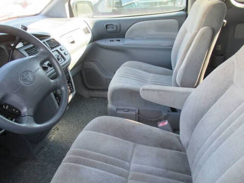 1999 Toyota Sienna CE