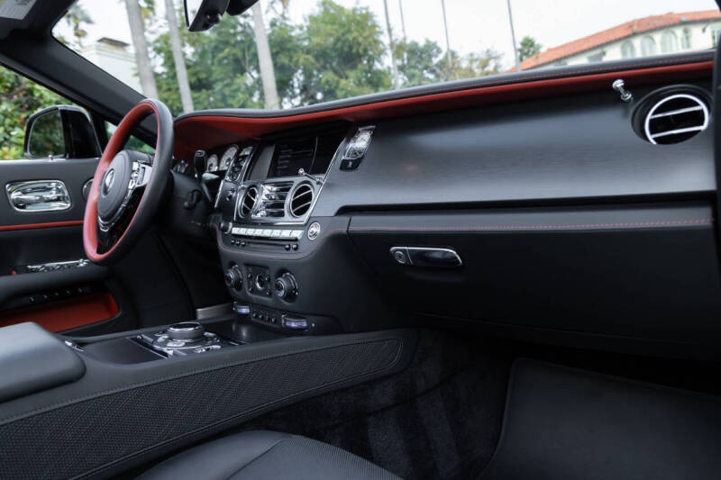 2019 Rolls-Royce Black Badge Dawn