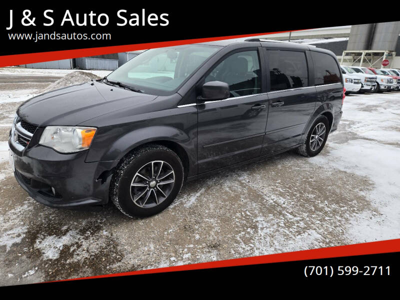 2017 Dodge Grand Caravan for sale at J & S Auto Sales in Thompson ND