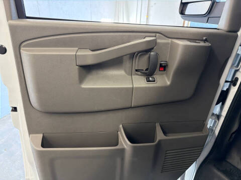 2024 Chevrolet Express 2500