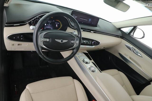 2022 Genesis GV70 2.5T Standard