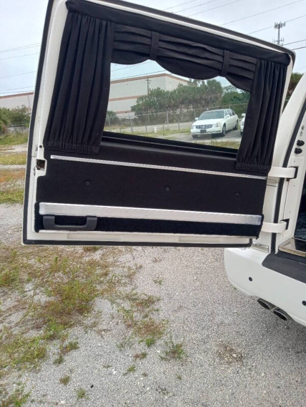 2011 Cadillac DTS Pro Coachbuilder Limo